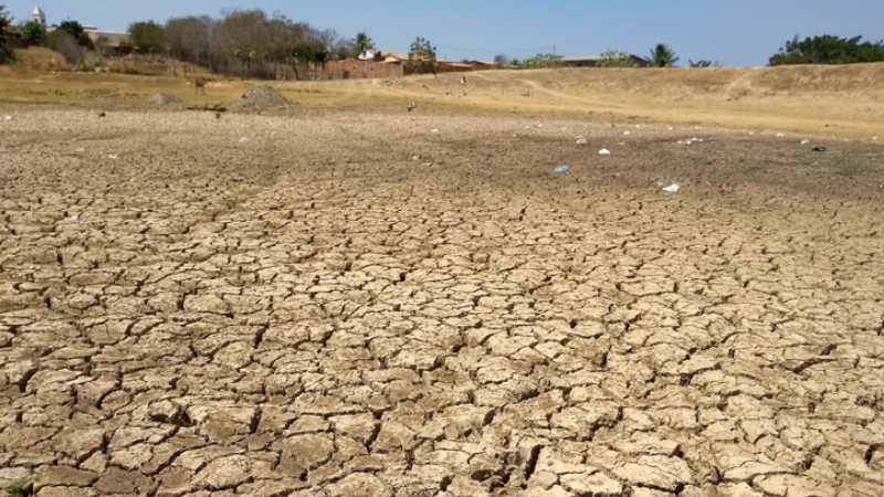 DOM BASÍLIO-BA – 2 mil produtores com prejuízos em suas lavouras com água ociosa na Barragem do Paulo